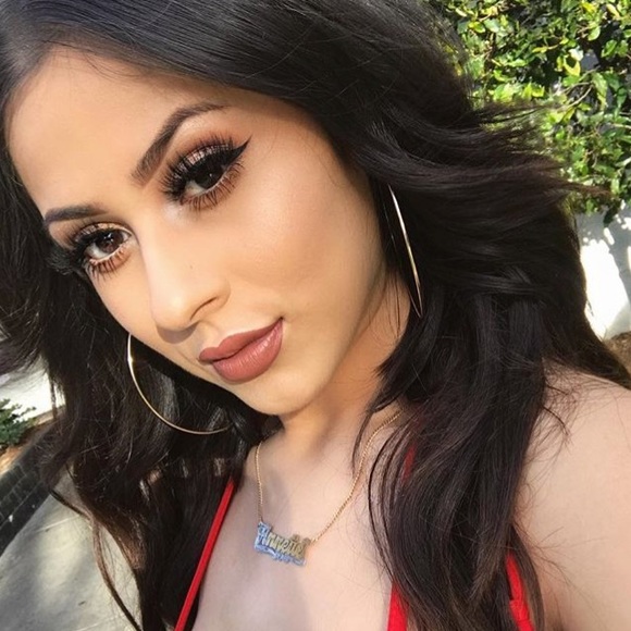 Eyelashes - Picture 2 of 8